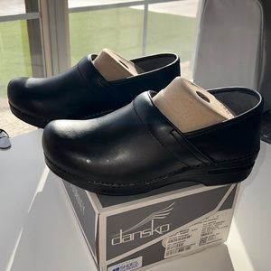 Dansko XP Nurse Clogs Sz 40